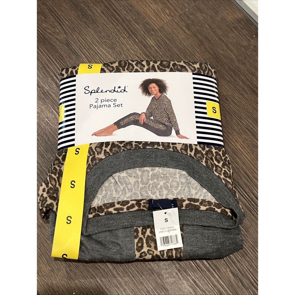 SPLENDID Women's Sz S 2 Piece Pajama Jogger Crewneck Lounge Set Leopard